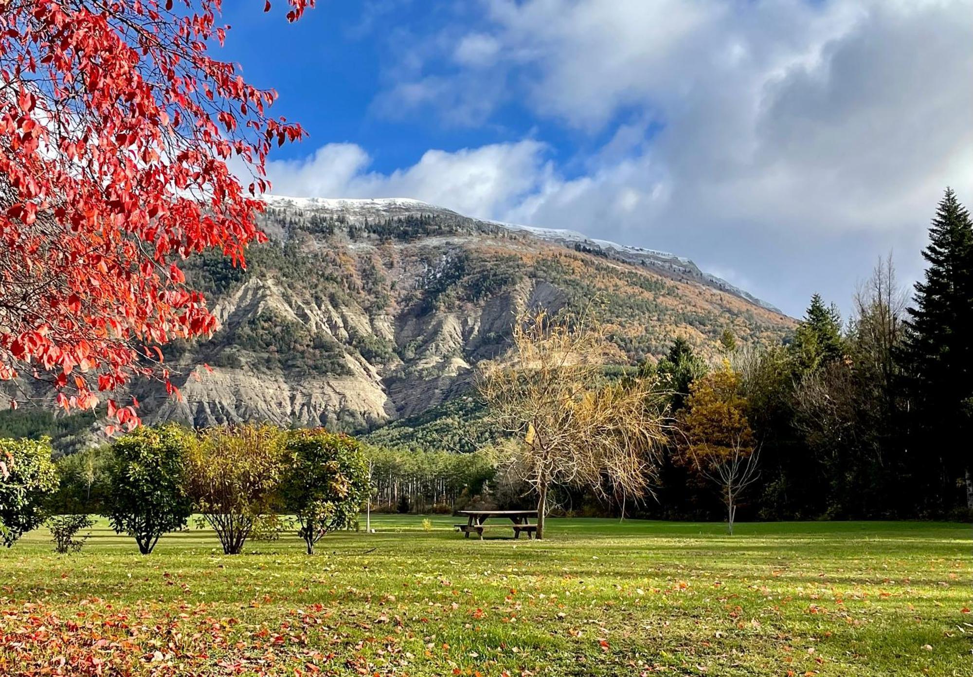 Glamping At Camping La Source Saint-Pierre-d'Argencon Екстер'єр фото