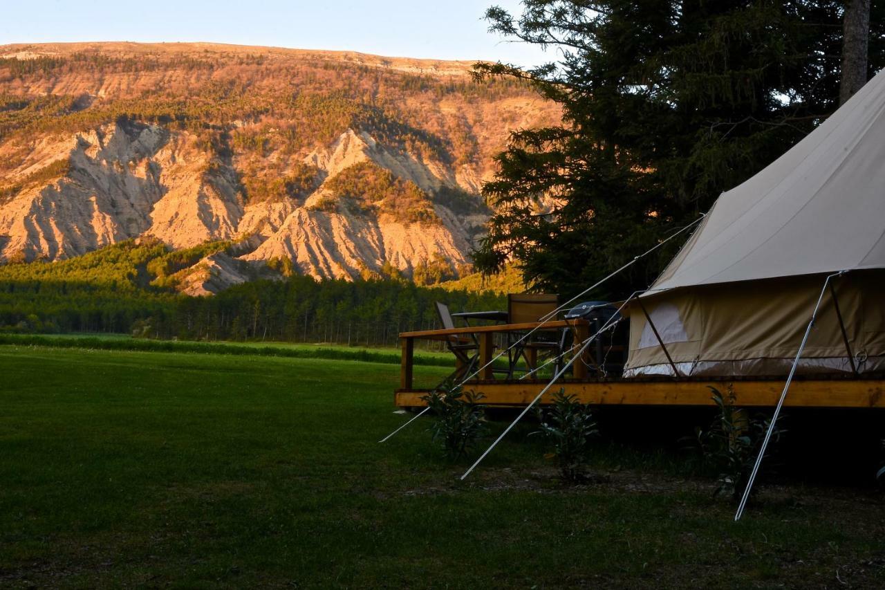 Glamping At Camping La Source Saint-Pierre-d'Argencon Екстер'єр фото